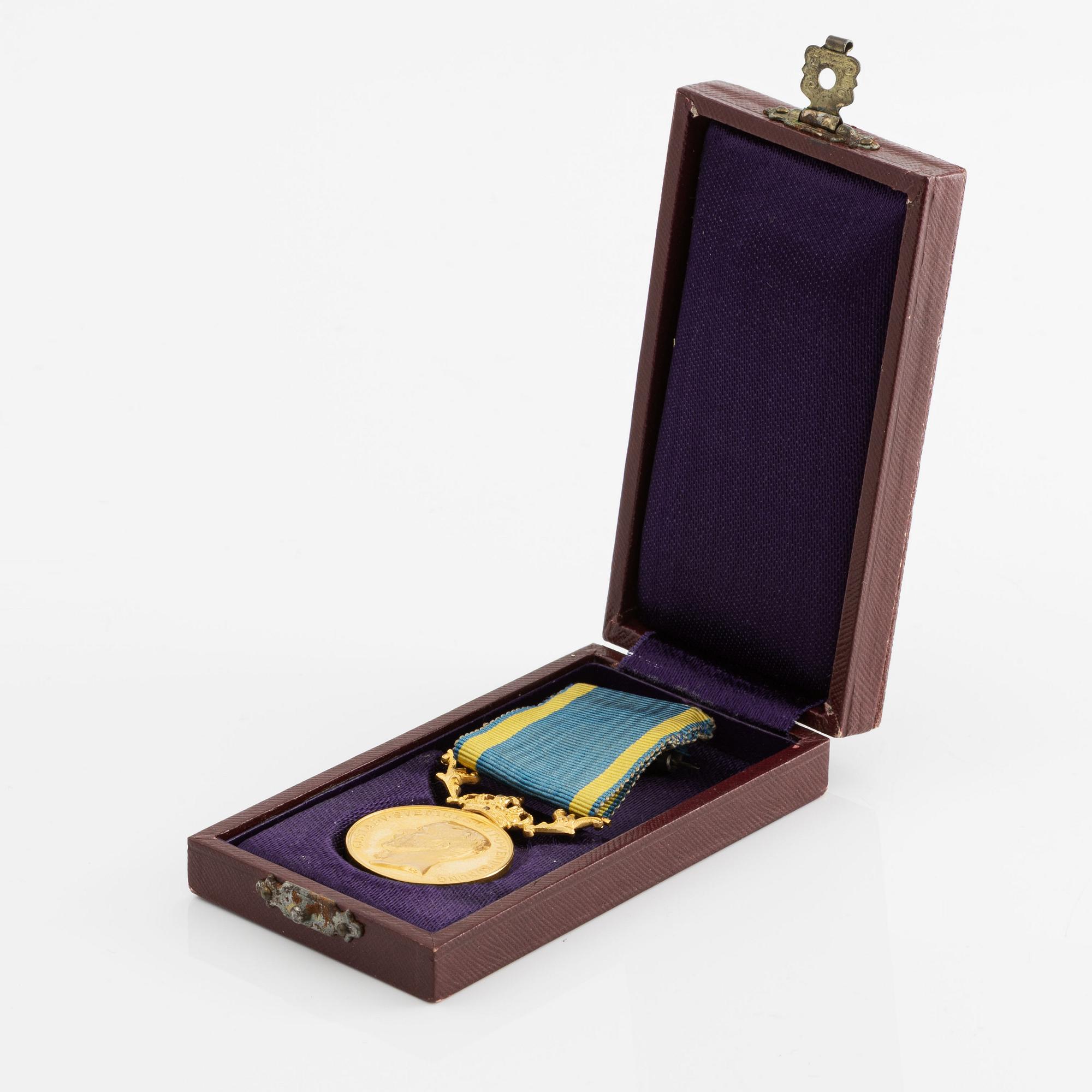 Gustav V,medal for civil merit , gold.