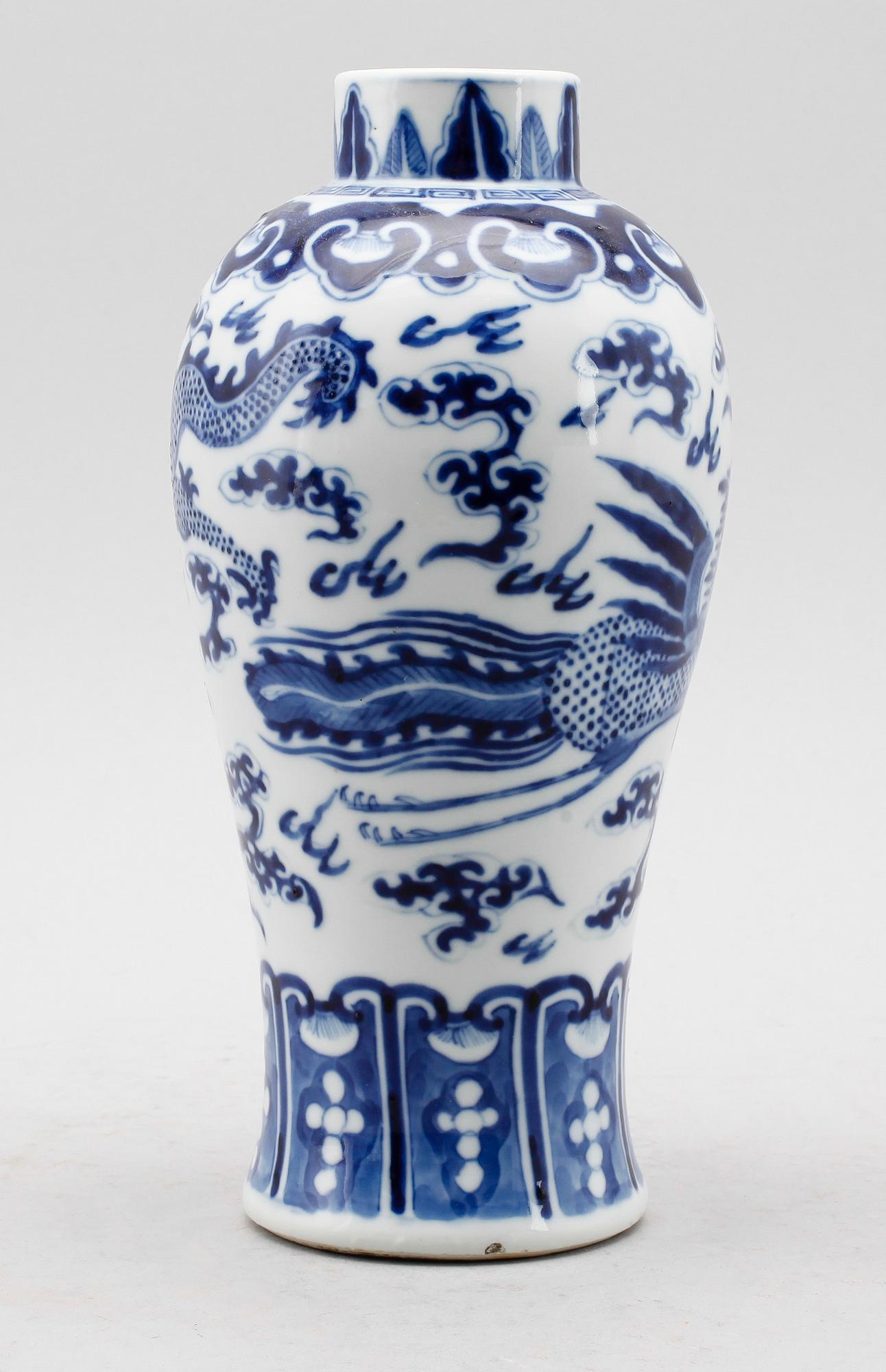 VAS, porslin, Kina, 1800-/1900-tal.