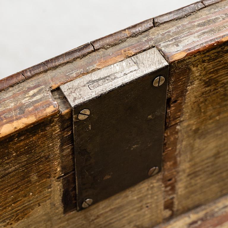 A Swedish mid 18th century late Baroque chest of drawers.