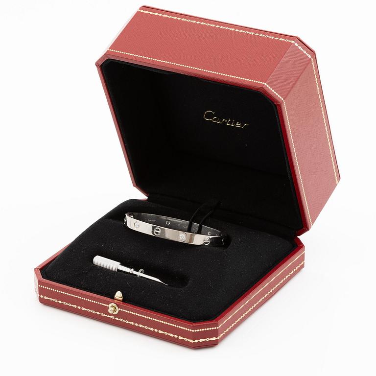 Cartier armband "Love" 18K vitguld med fyra runda briljantslipade diamanter.
