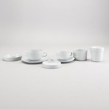 Grethe Meyer, "Blue Edge", tableware, 100 dlr, Royal Copenhagen and Aluminia.