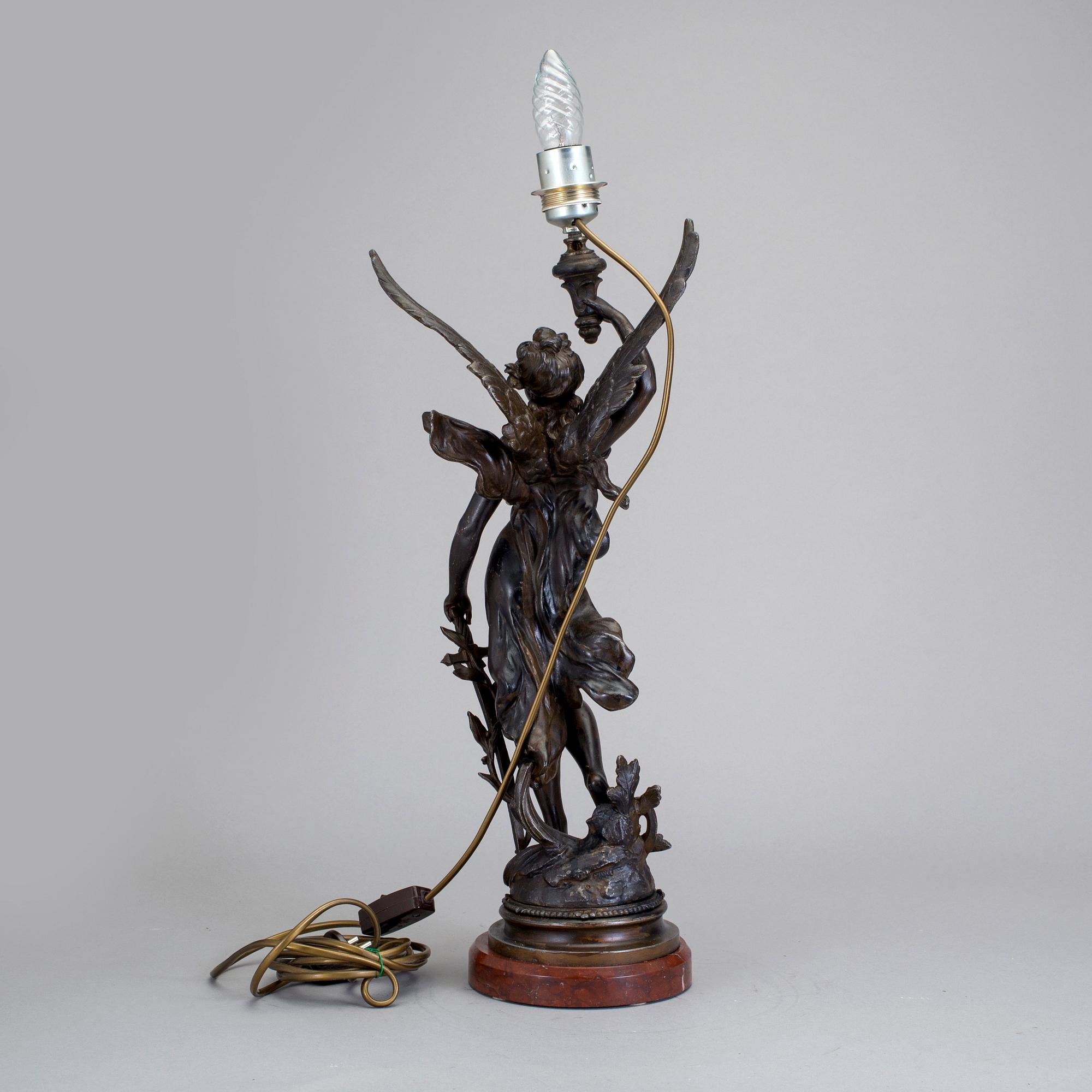 BORDSLAMPA, 1900-talets början.