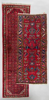Two Oriental runners. Circa 312 x 93 cm and 230 x 104 cm.