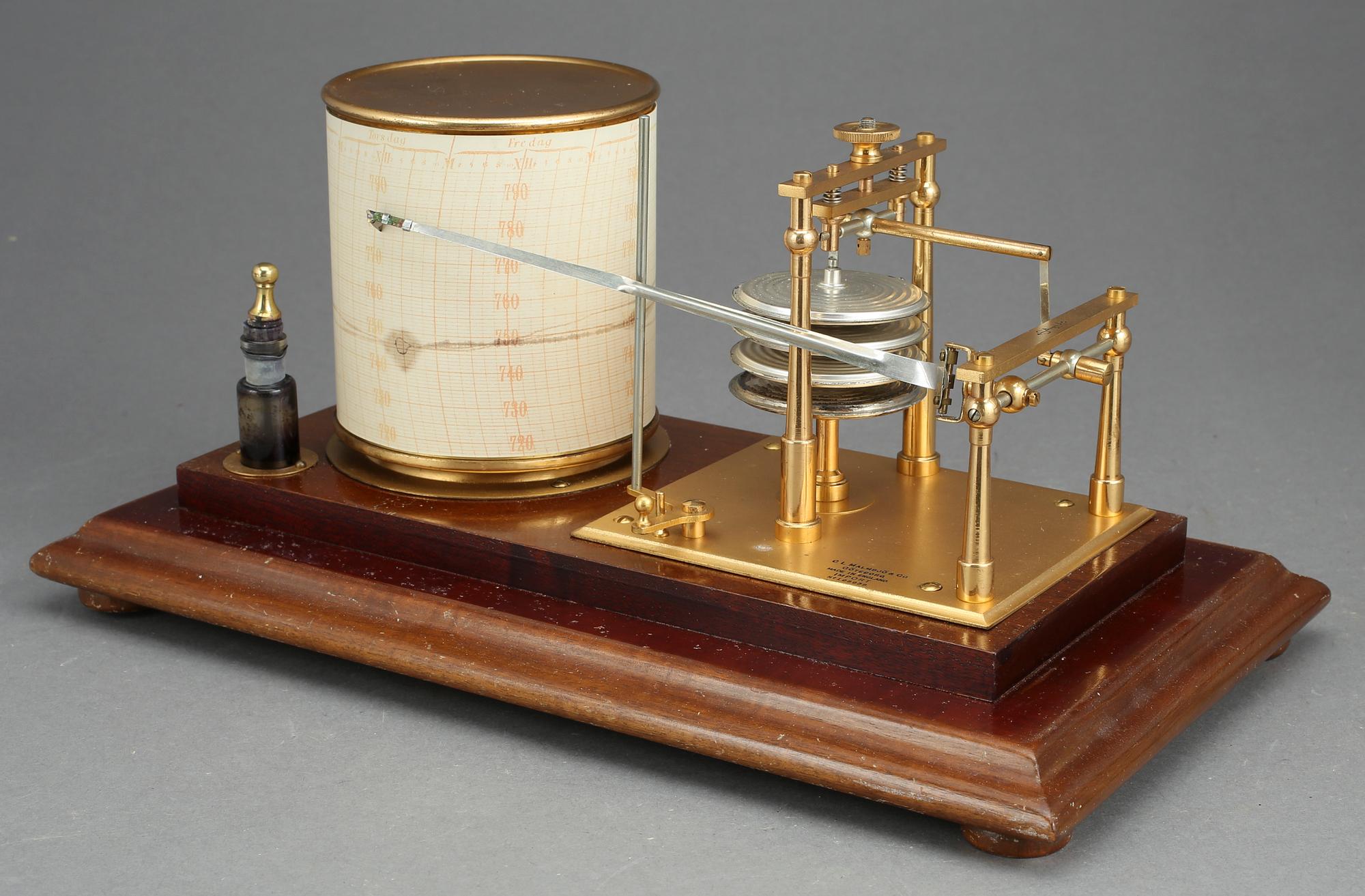 BAROGRAF, importerad av C L Malmsjö & Co, Göteborg från England, 1900-talets första hälft.