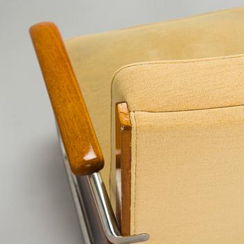 Pauli Blomstedt, a pair of 1930s armchairs and table for Merivaara Ltd.