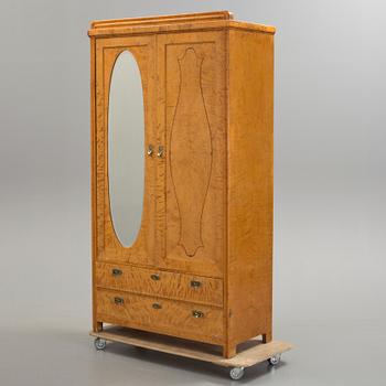 KLÄDSKÅP, 1910-20-tal.