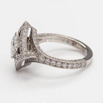 Louis Vuitton, A platinum ring with diamonds ca. 2.33 ct in total. Marked Louis Vuitton 52m 390234. 2018.