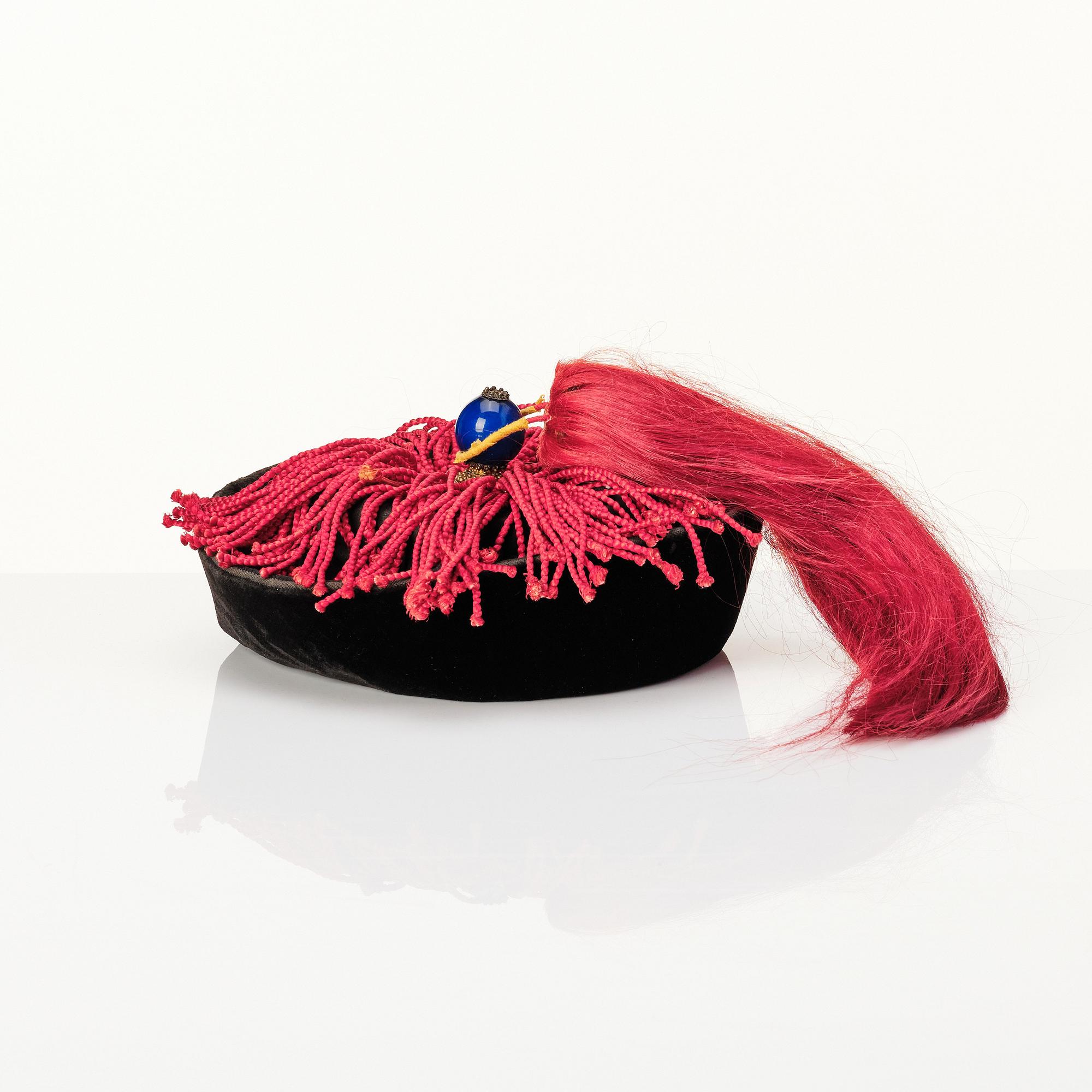 A Manchu Official's Winter Hat 'jiguan' with rank finial, late Qing dynasty.