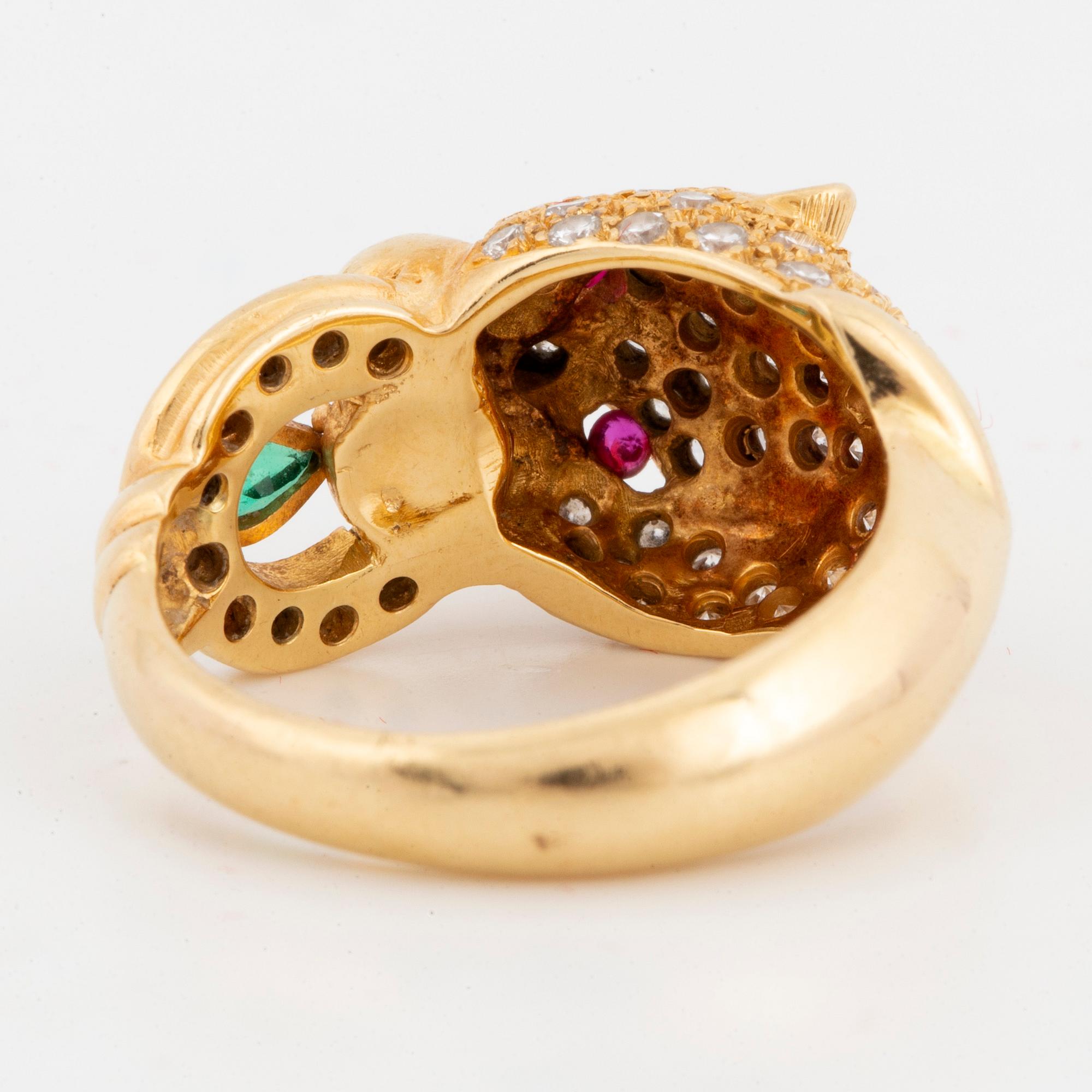RING, 18K guld med diamanter, rubin och smaragd.