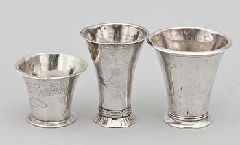 BÄGARE, 3 st olika, silver, bl a Johan Leffler, Falun 1799, Petter Wikström, Härnösand 1807.