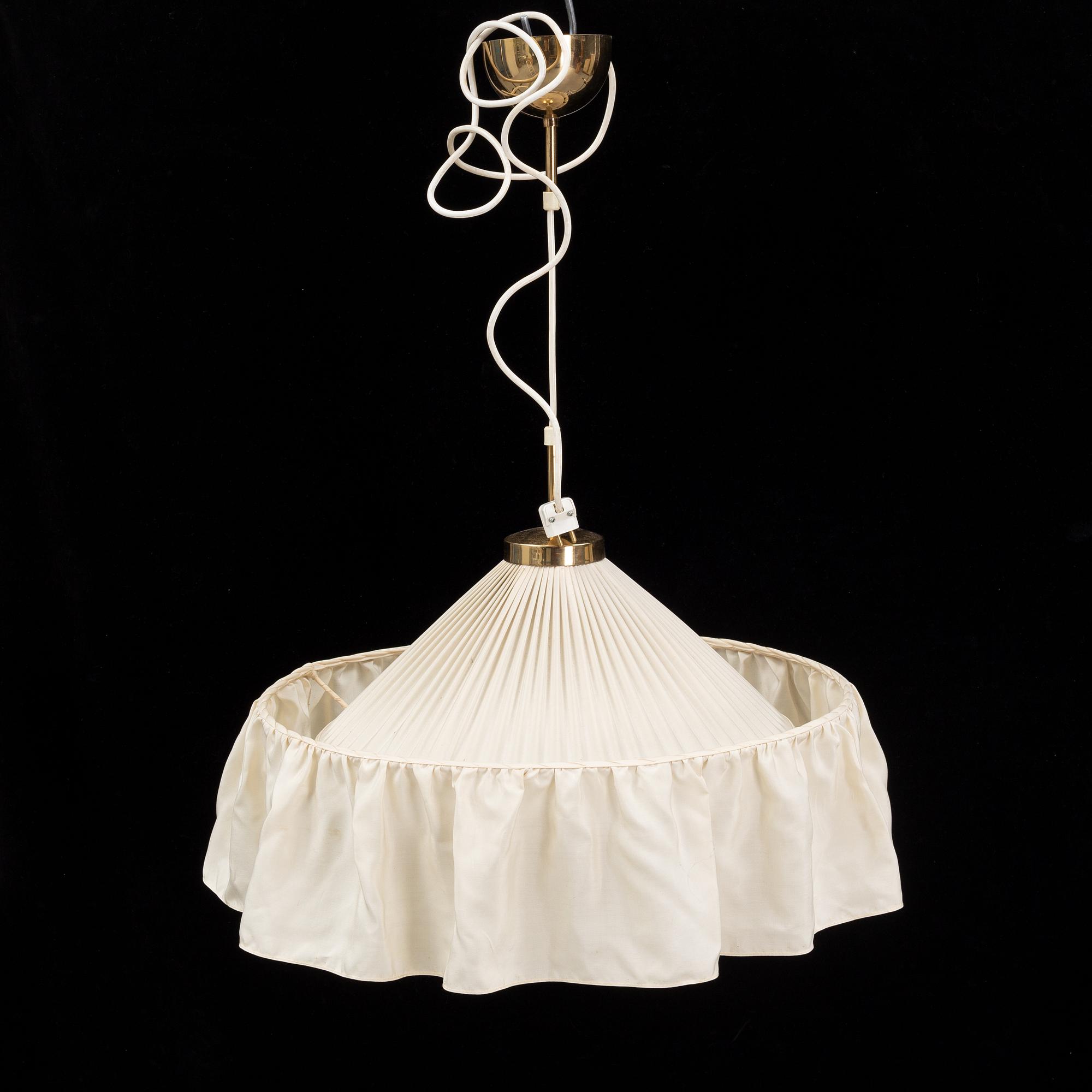 Josef Frank, taklampa, modell 2560, Firma Svenskt Tenn, formgiven på 1940-talet.