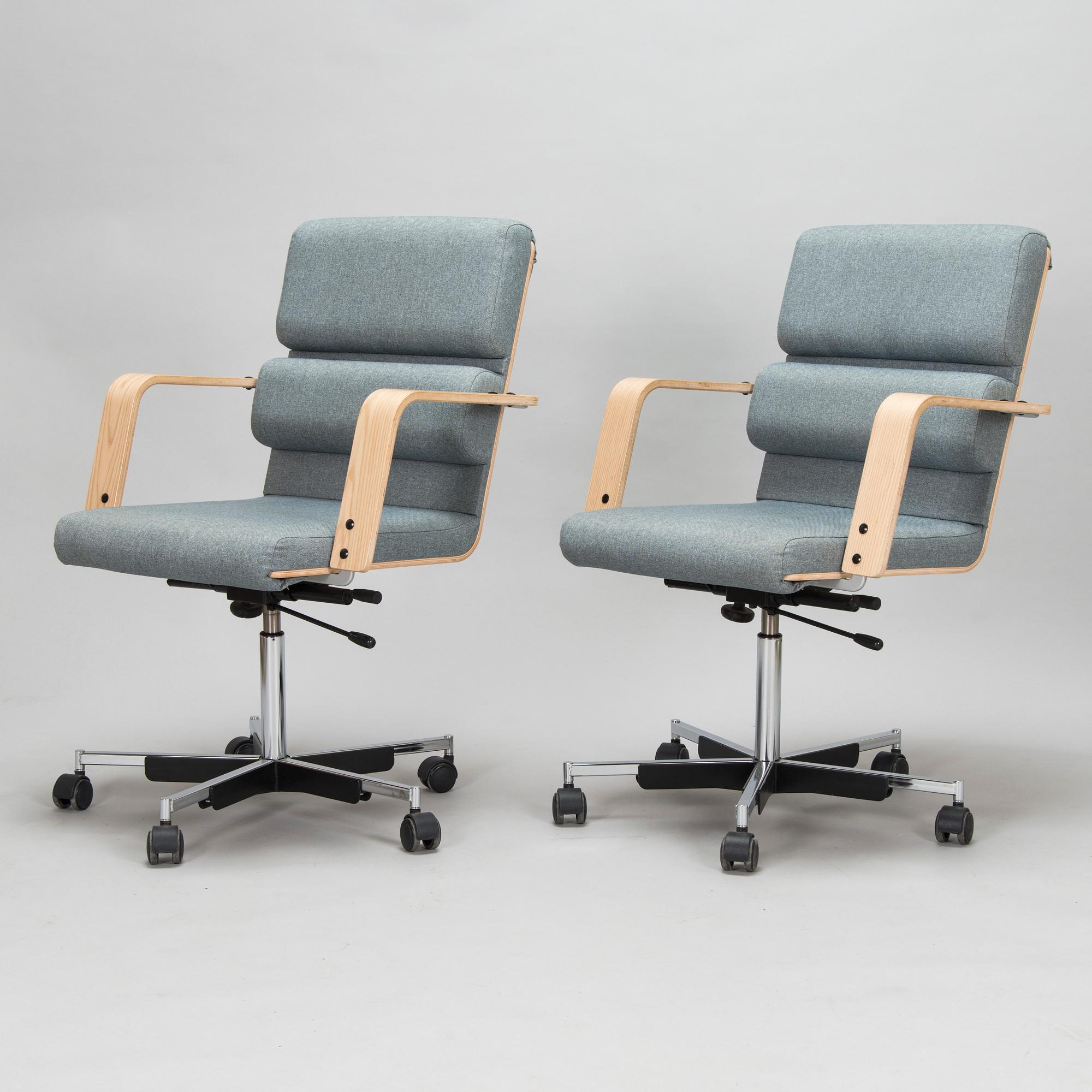 Yrjo Kukkapuro a pair of Plaano office chairs for Avarte Finland. 2000s. Bukowskis