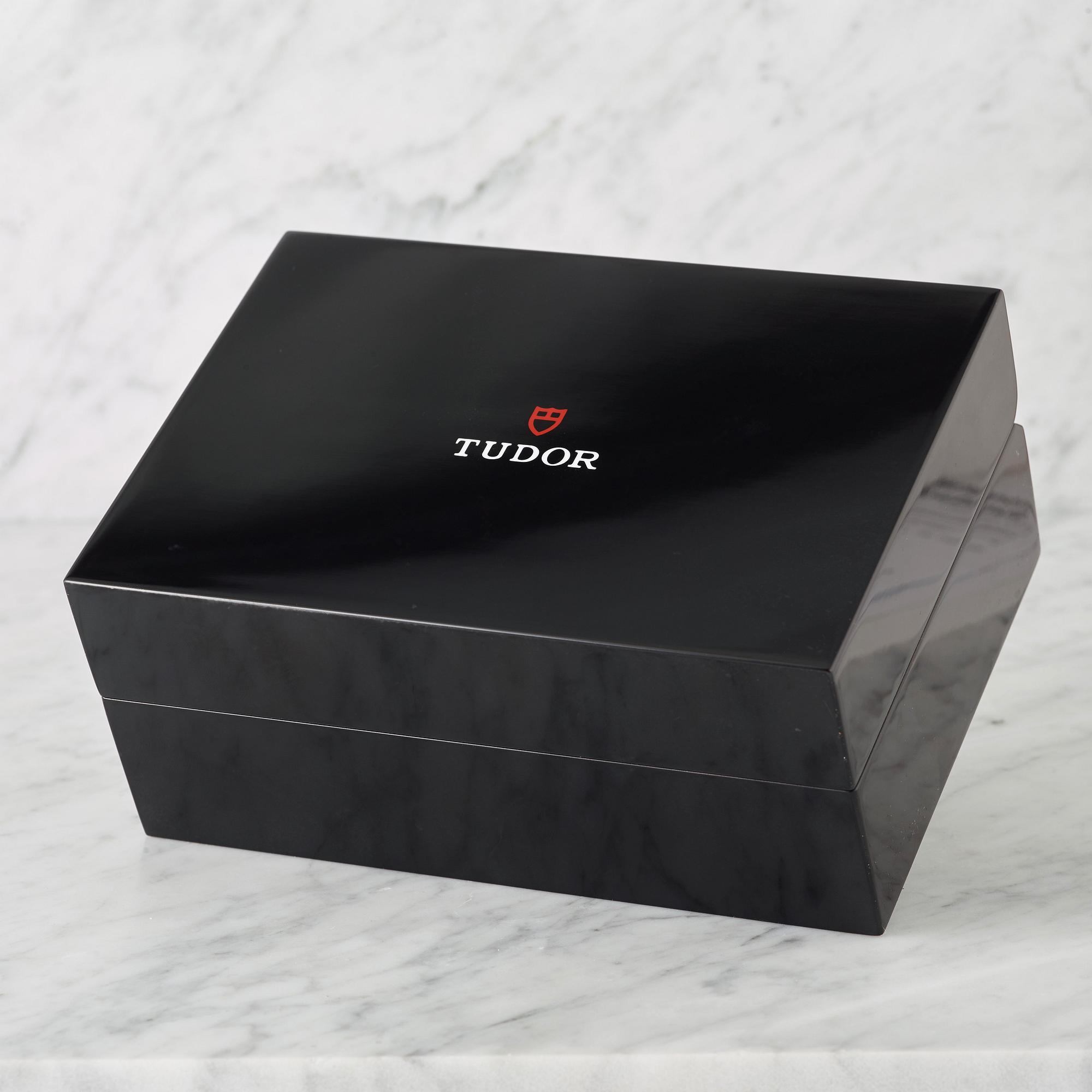 TUDOR, Geneve, Black Bay "Bronzo" (220m:660ft), Chronometer, armbandsur, 43 mm,
