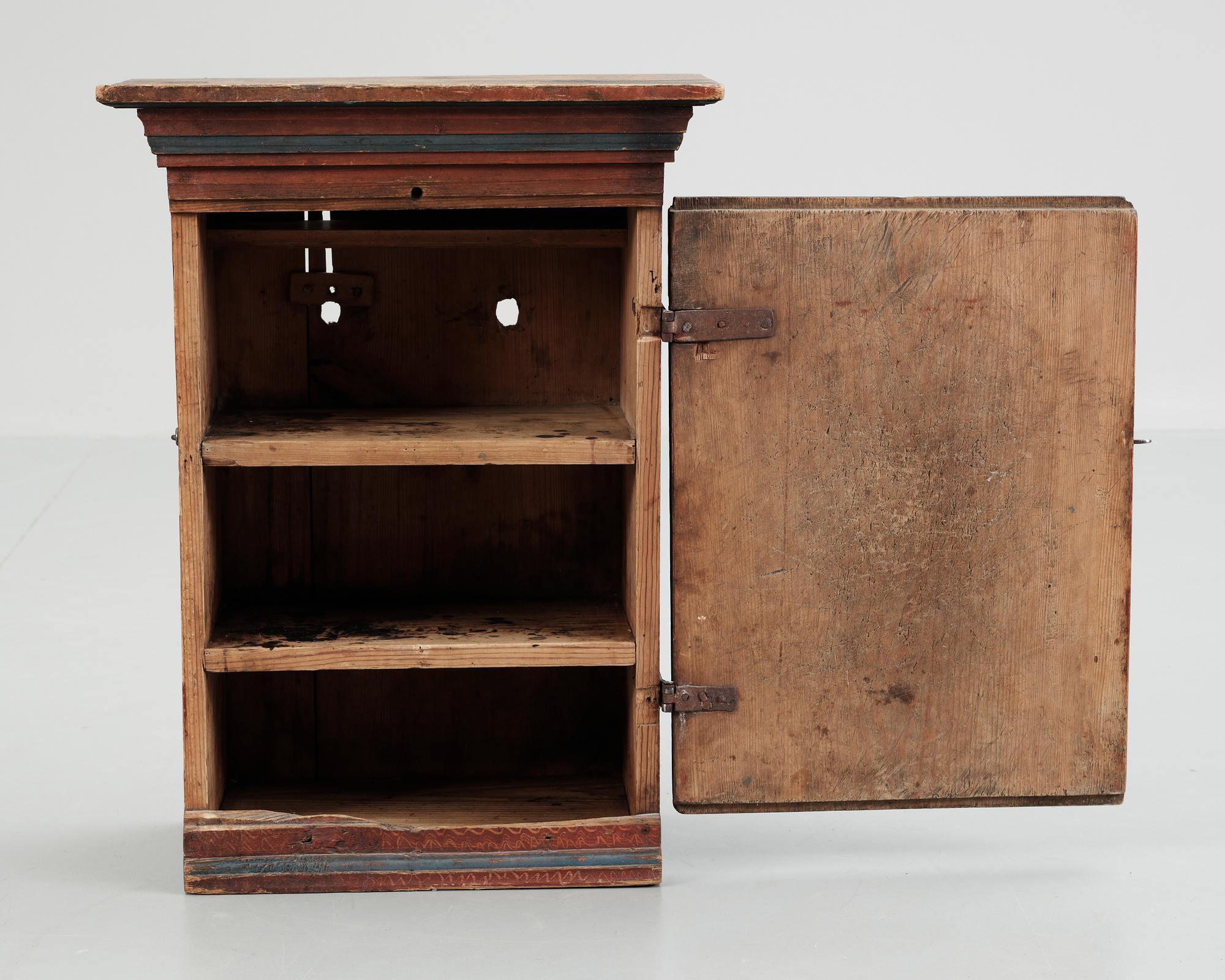 HÄNGSKÅP, allmoge. Bär datering 1837.