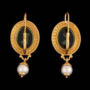 Tagliamonte earrings with intaglio and pearl.