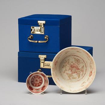 Two South East Asian bowls, one 17th Century, one 20th Cenury.