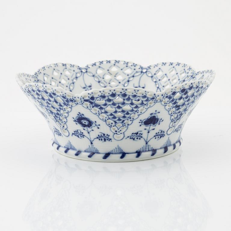 Royal Copenhagen, Gallerskål, porslin, Modellnummer 1061 "Musselmalet", helblonde, Danmark, 1894-1922.