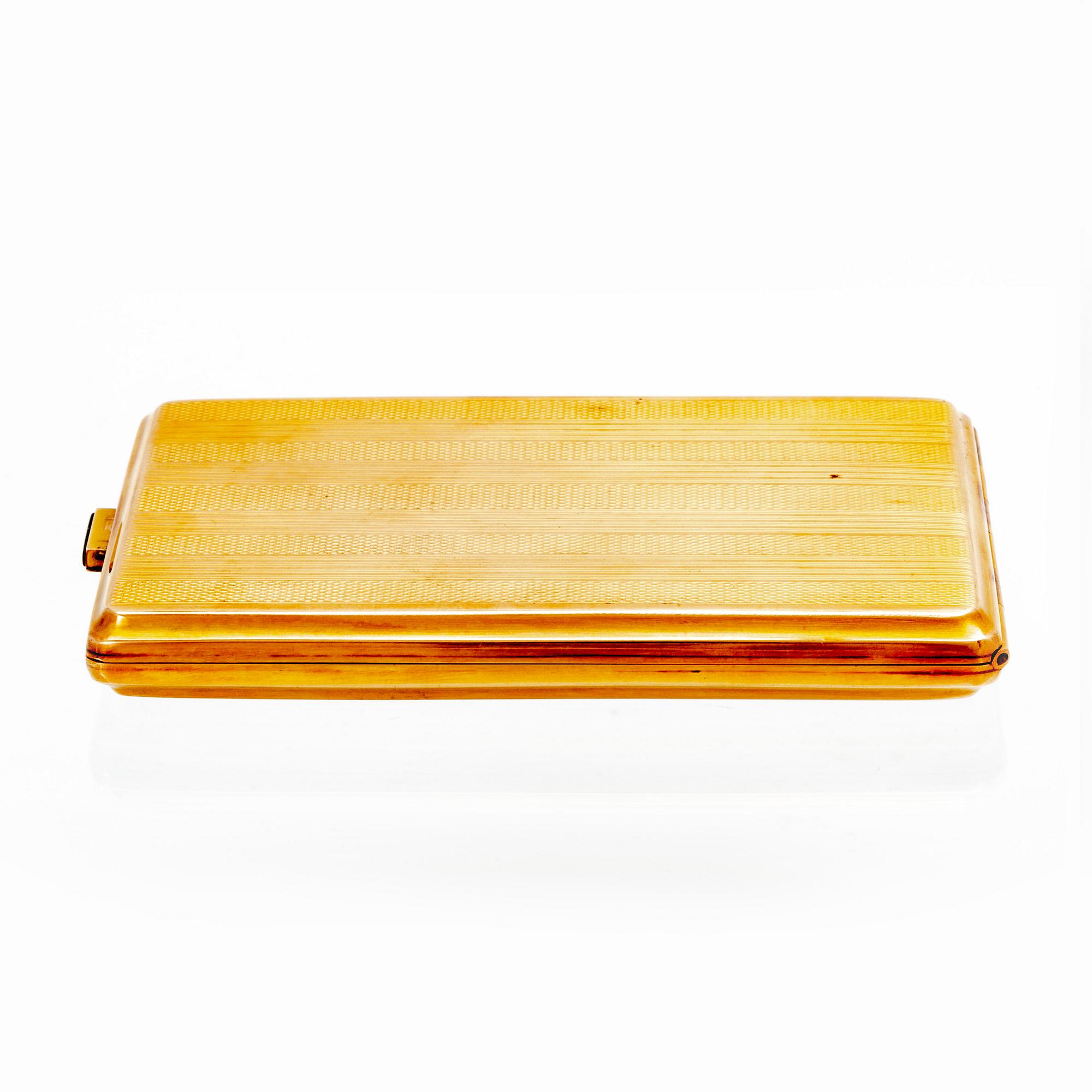 A 20th century 14K gold cigaret case, weight 186,1 grams.