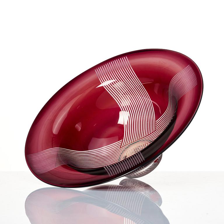 Klas-Göran Tinbäck, a burgundy coloured glass bowl, Sweden 1987, blown by Wilke Adolfsson.