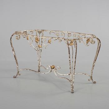 TRÄDGÅRDSBORD, smidesjärn. 1900-talets andra hälft.