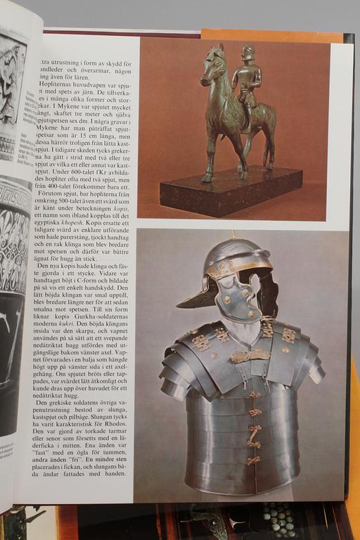 BÖCKER, 7 st, vapen, 1900-talets andra hälft.