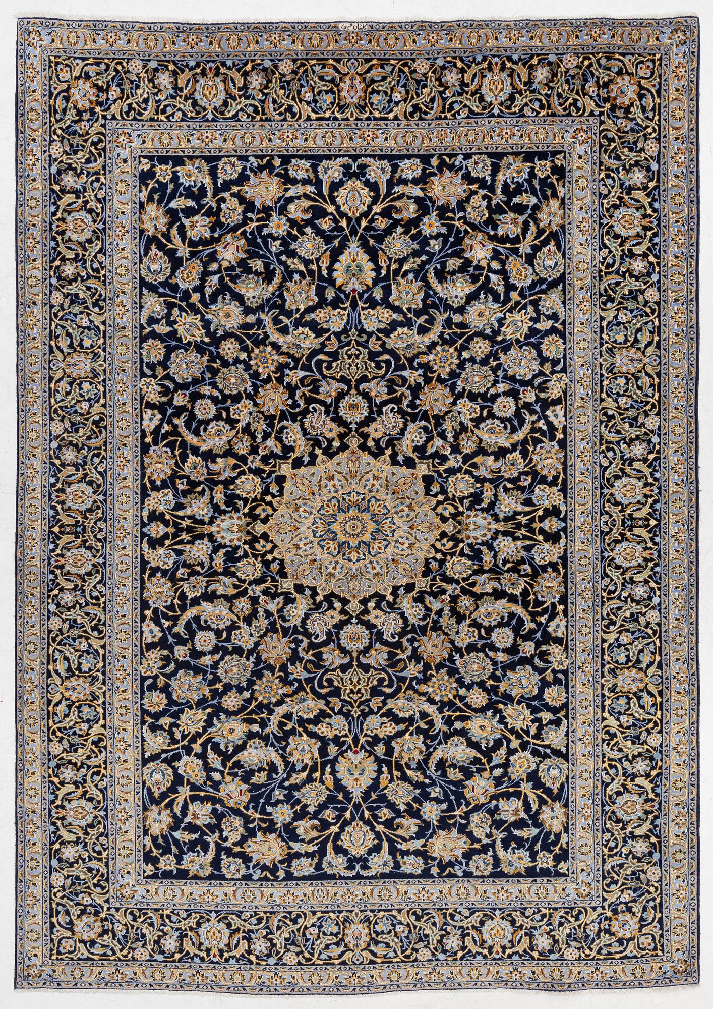 Matta, Keshan, ca 385 x 270 cm.