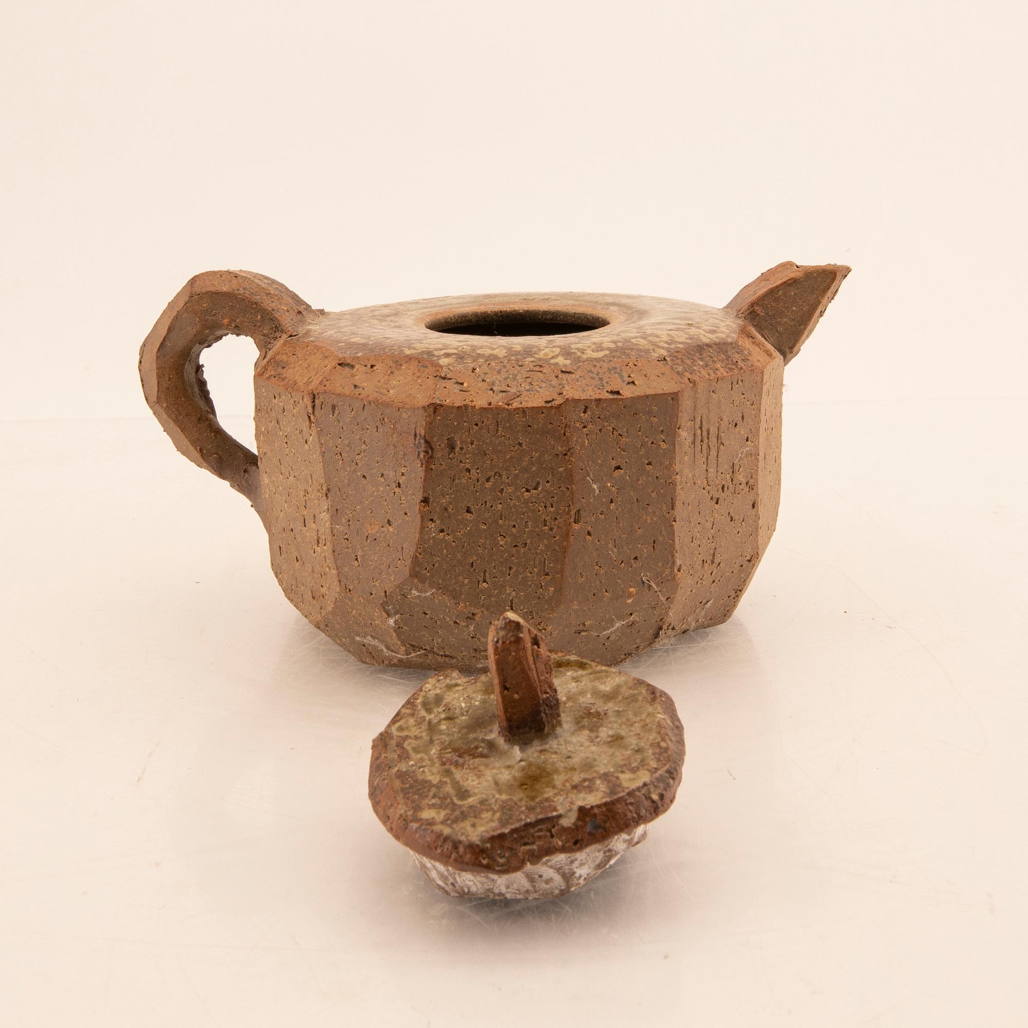 Gösta Grähs, a signed stoneware tea pot own workshop.