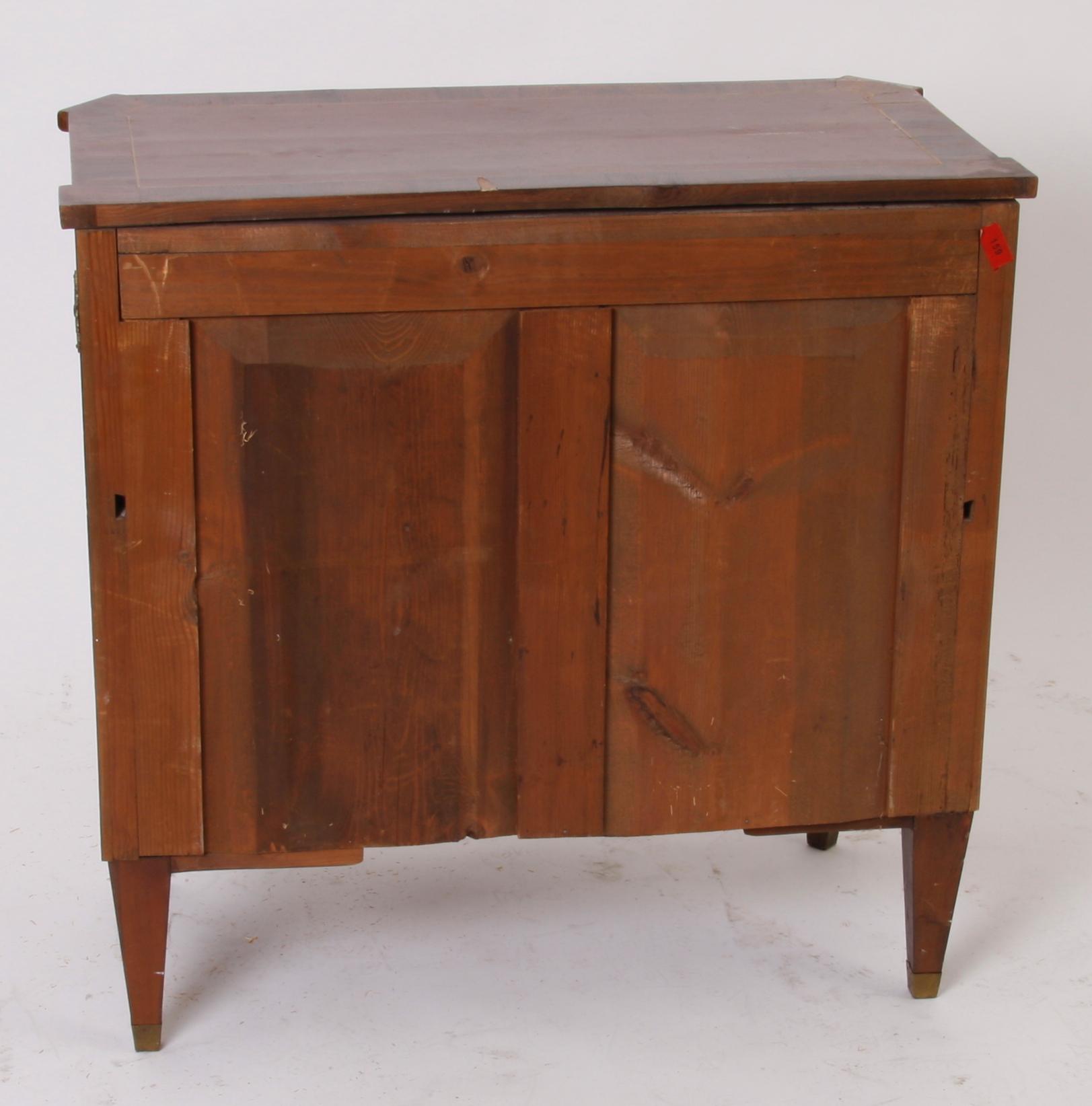 BYRÅ, gustaviansk stil. bla. Mahogny.