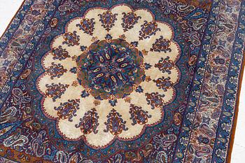 Carpet, Tabriz. 190 x 125 cm.