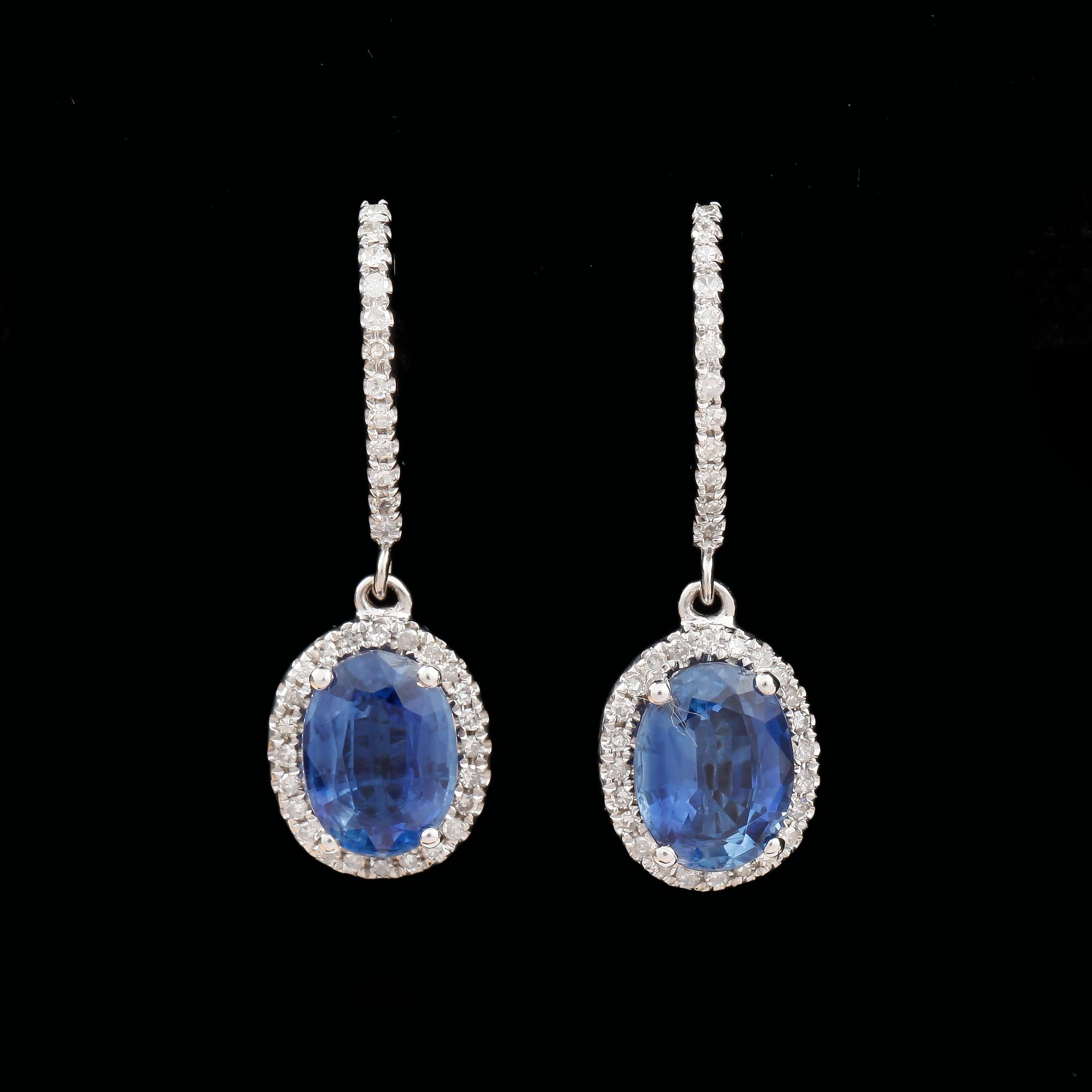 ÖRHÄNGEN, ett par, 14k vitguld med kyanit ca8,1x6mm och små diamanter. 2000-tal. Vikt 4g.
