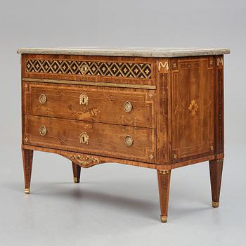 A Gustavian late 18th century commode by Nils Petter Stenström (master in Stockholm 1781-1790), not signed.