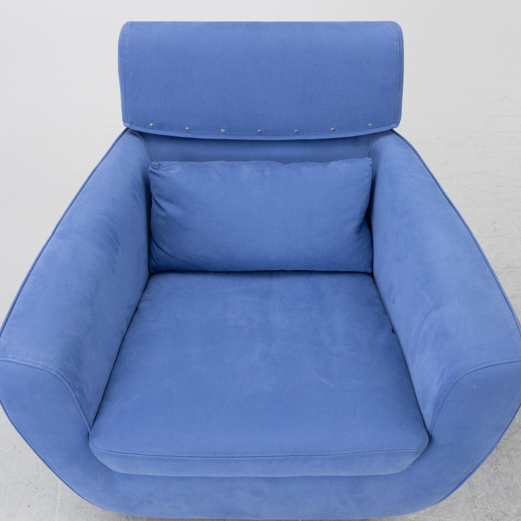 Armchairs, a pair, Ligne Roset, France.