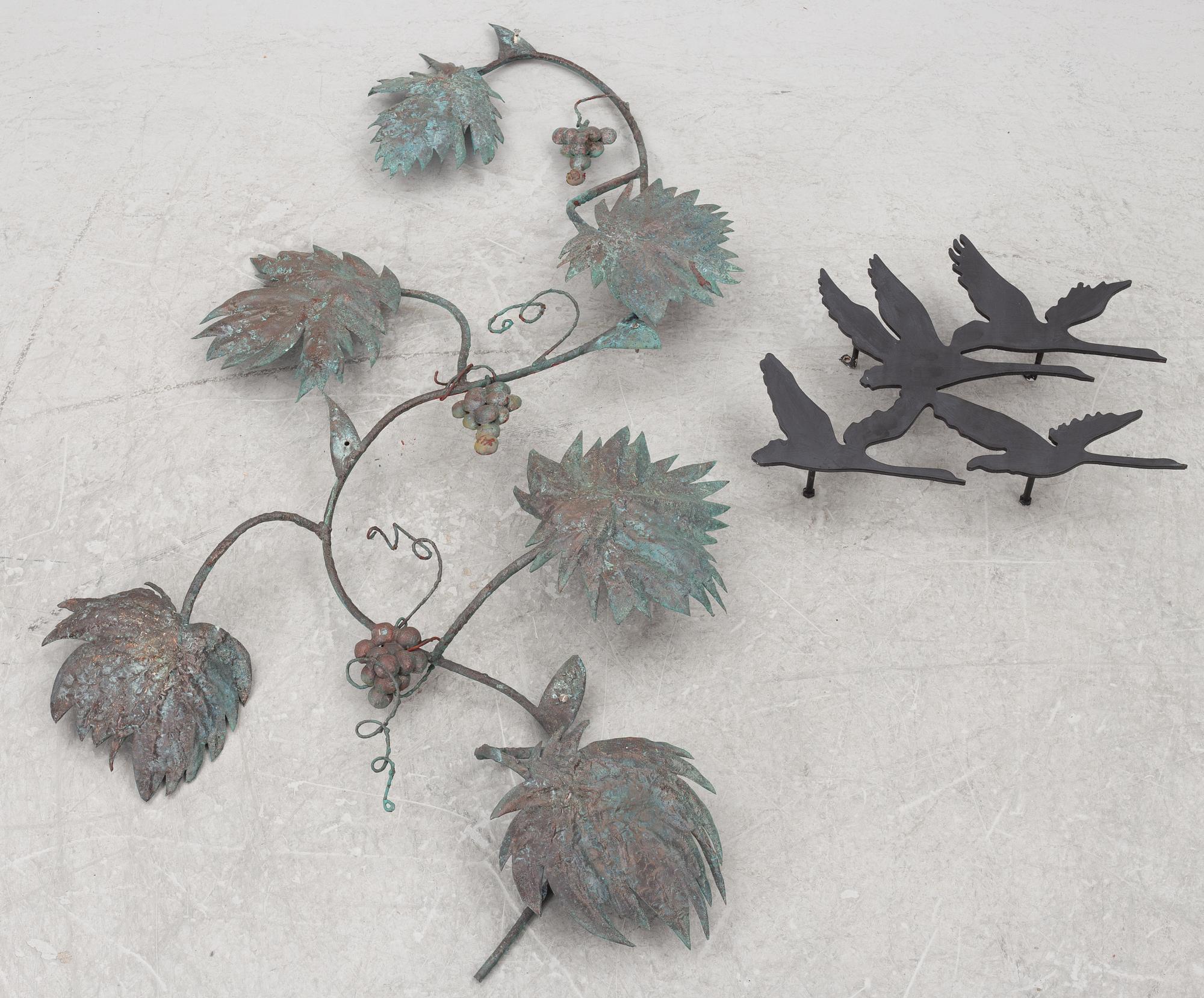 Väggdekorationer, 2 st, bland annat Ragnar Andersson.