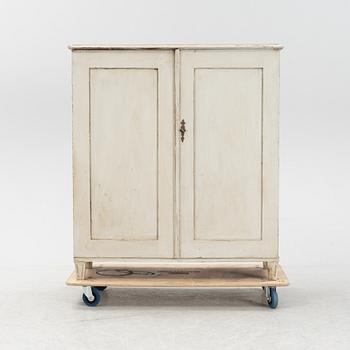 Skåp, 1800-talets andra hälft.