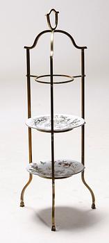 CAKESTAND, mässing. 1900-tal. England.