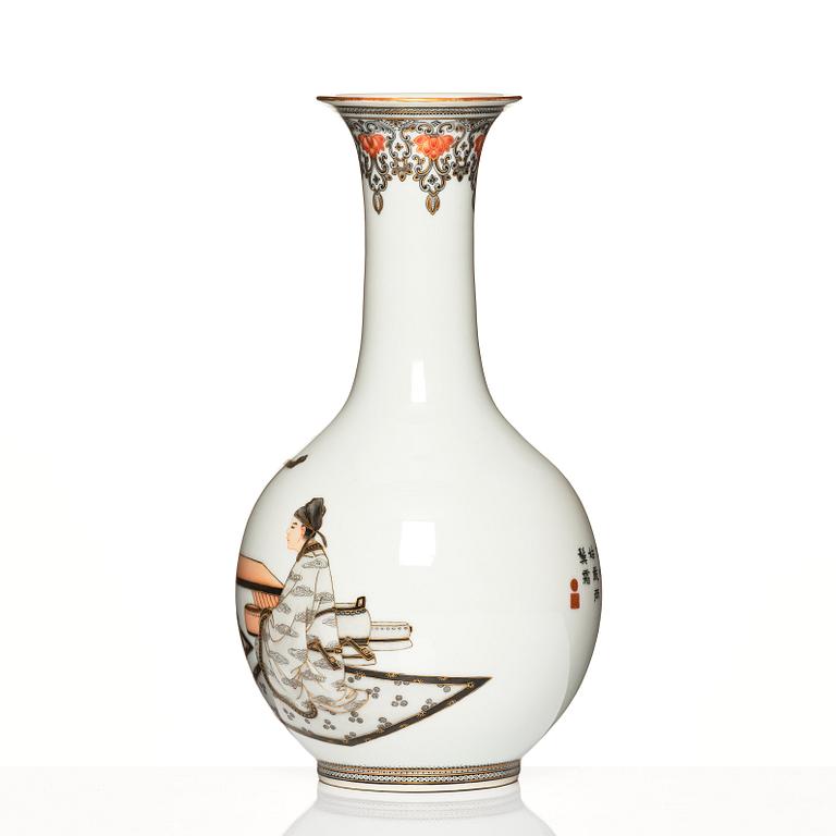 A finely painted Chinese vase, 20th Century.