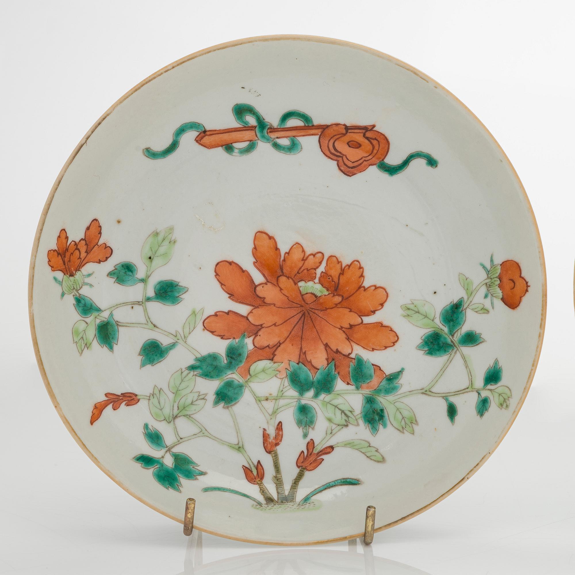 A set of three early 20th century porcelain plates, China.
