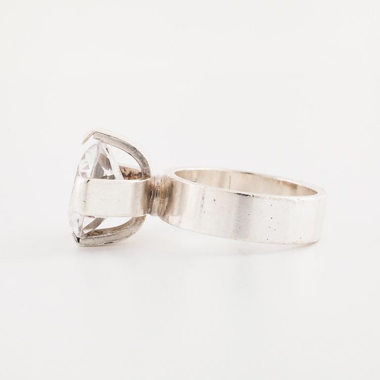 ULF SANDBERG, för Ceson, Göteborg, 1966, ring med bergkristall.