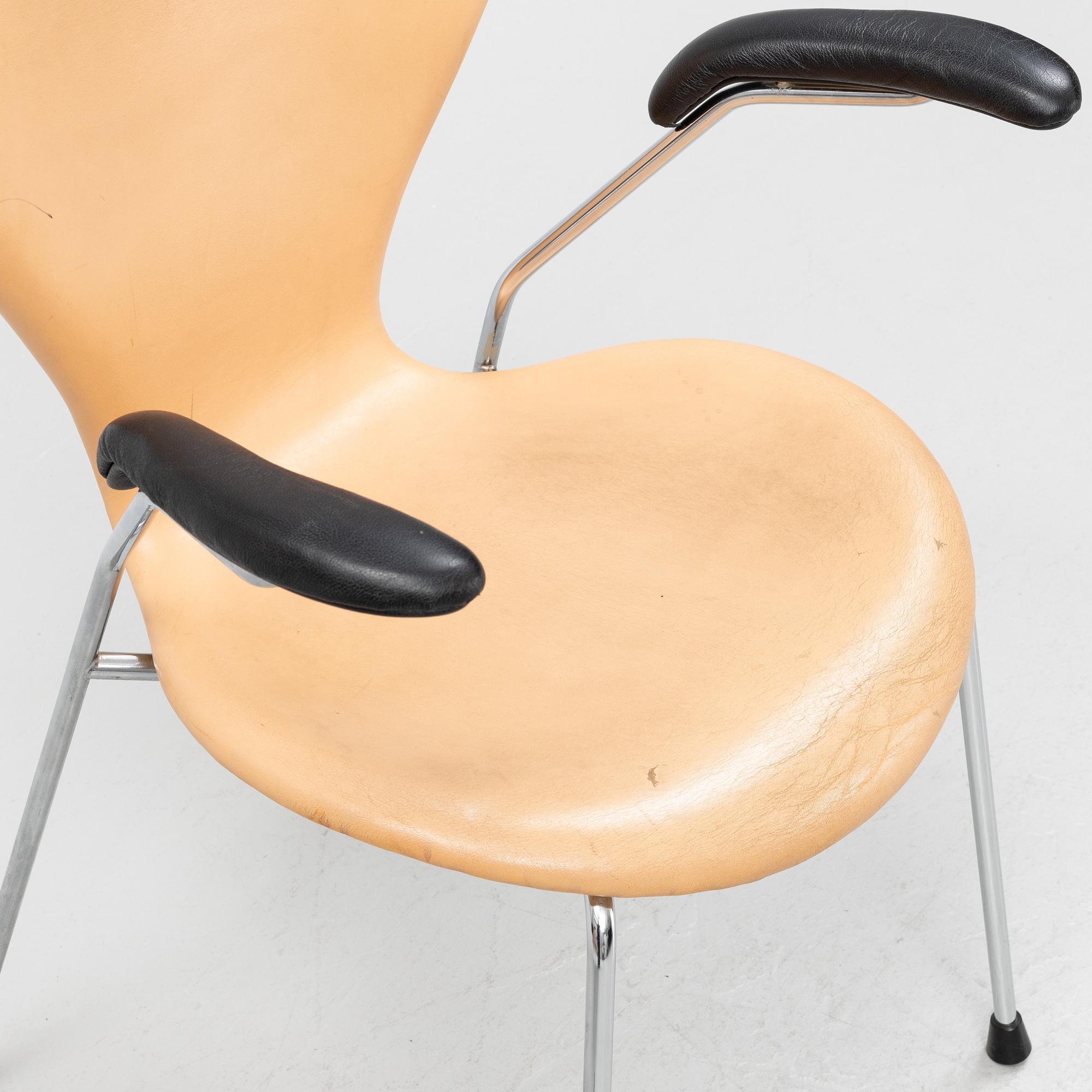Arne Jacobsen, karmstolar, 8 st, "Sjuan", Fritz Hansen, Danmark, 1995.