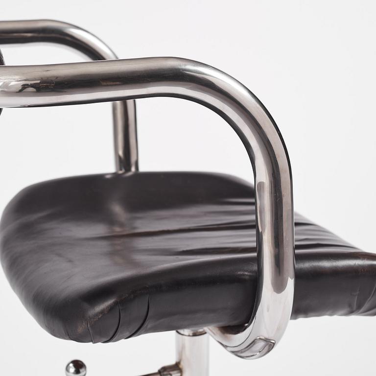 Giotto Stoppino, attributed to, a swivel chair, Italy, 1960-70s.