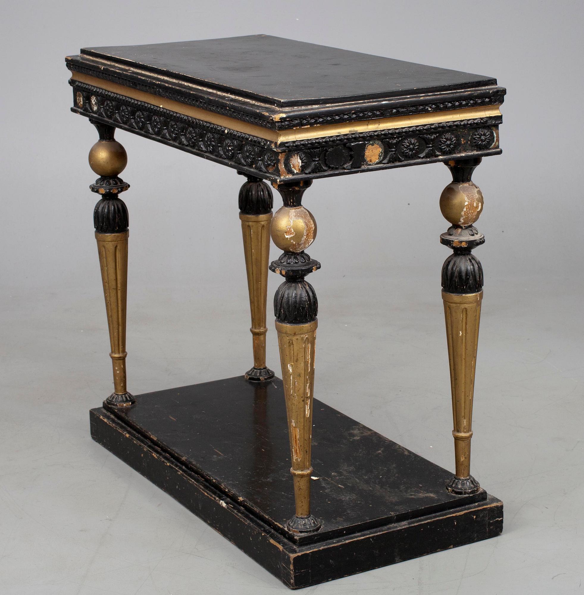 KONSOLBORD, sengustaviansk, 1800-talets början.