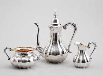 KAFFESERVIS, 3 delar, silver, Gustaf Möllenborg, Stockholm 1868/69. Vikt ca 921 gram.