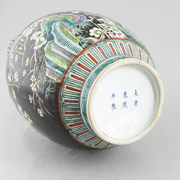 A Chinese famille noir porcelain vase, late Qing dynasty / early 20th century.
