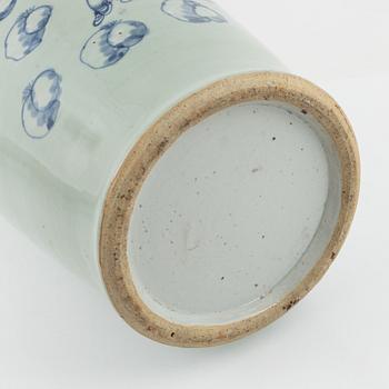 Golvvas, Kina, porslin, Qingdynastin, sent 1800-tal.