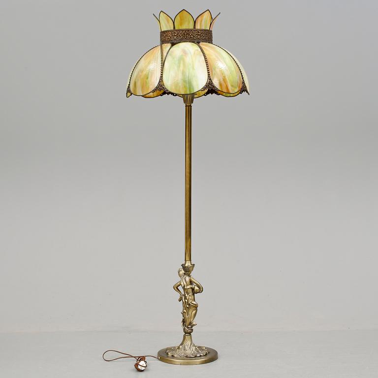 GOLVLAMPA, märkt W Decor 1308, 1900-talets andra hälft.