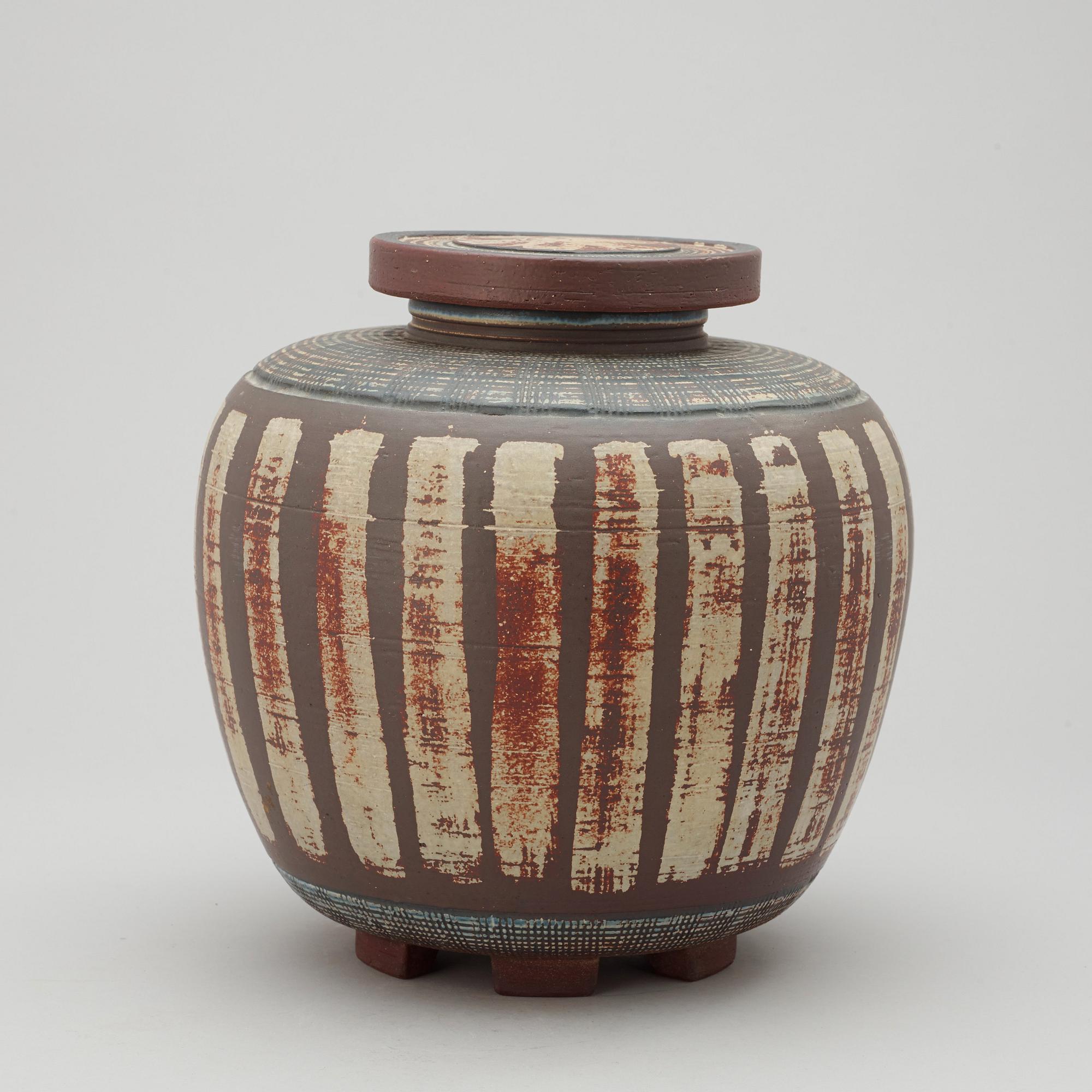 A Wilhelm Kåge 'Farsta' stoneware jar and cover, Gustavsberg Studio 1956.