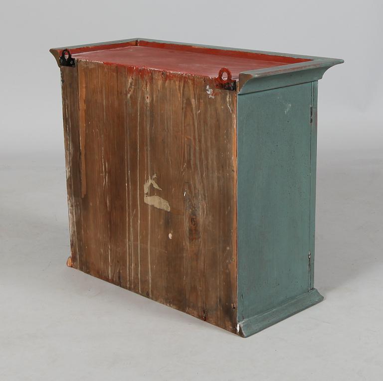 HÄNGSKÅP, sent 1800-tal.