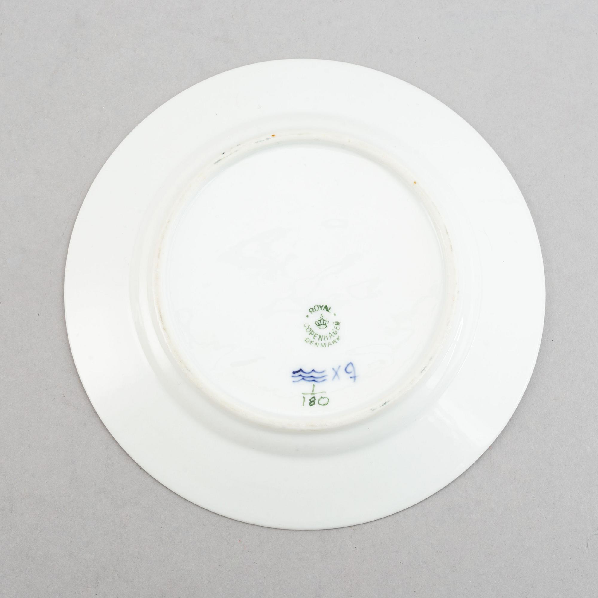 Royal Copenhagen, 29 pieces of 'Musselmalet Riflet' porcelain, Denmark.