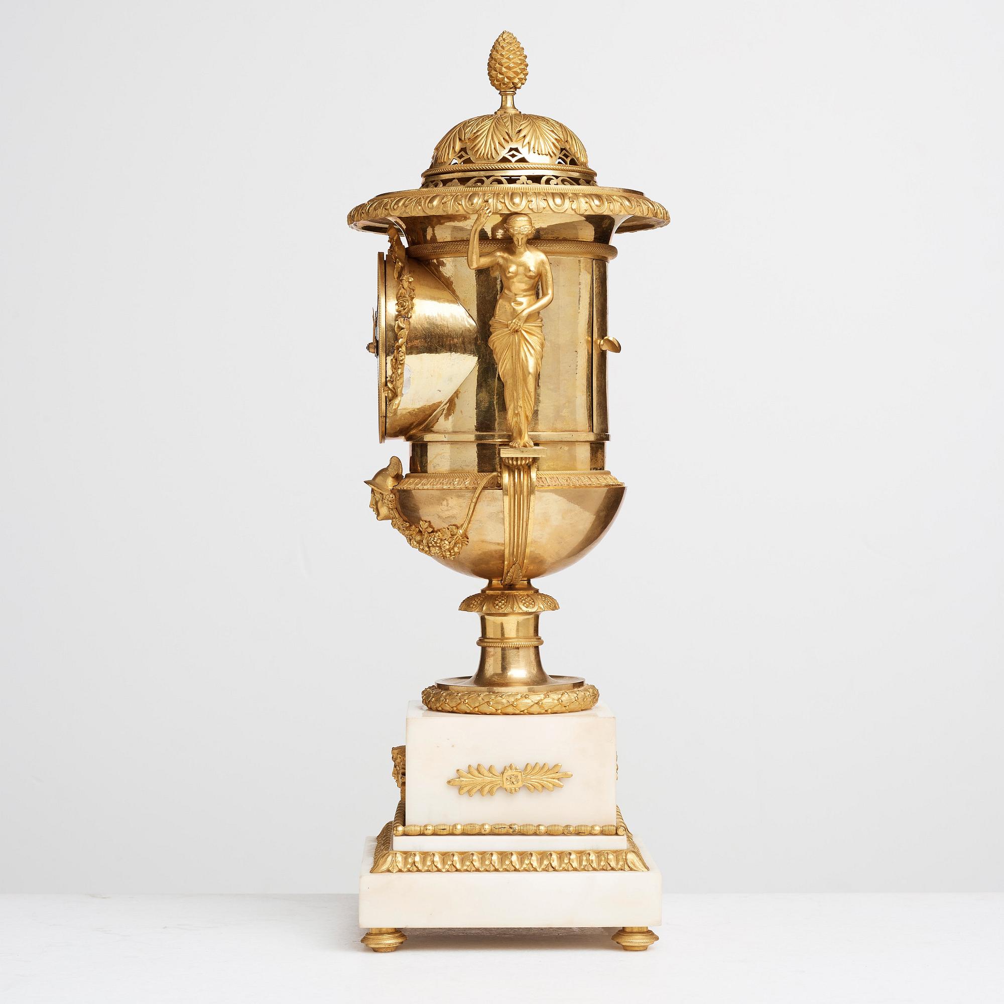 BORDSPENDYL, Paris, 1800-talets början.