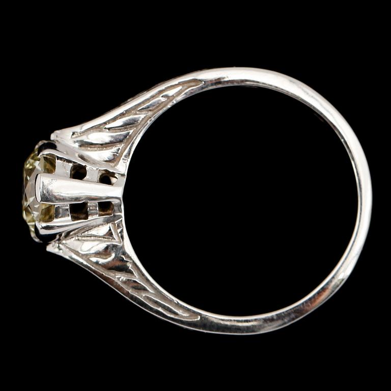 RING, 18 k vitguld, Amerika, solitär briljant ca 1.50 ct.